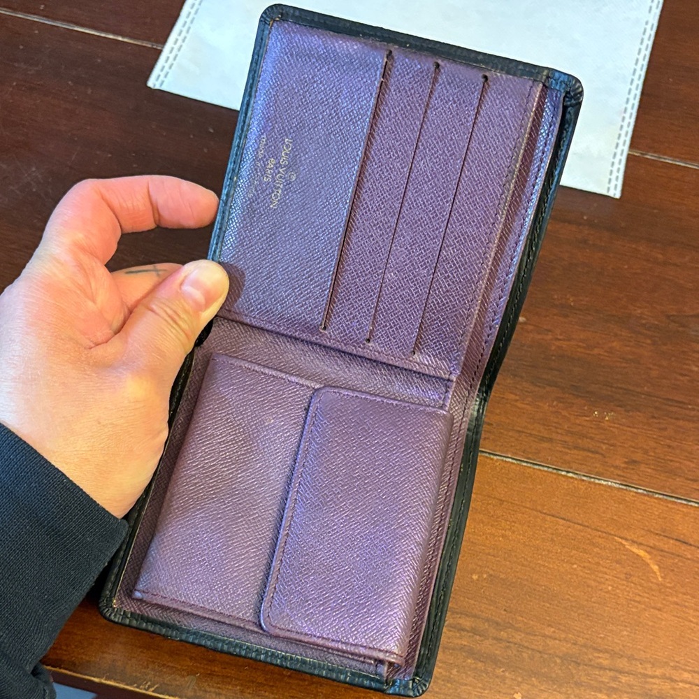 Louis Vuitton Black Epi Leather bifold Wallet - Picture 3 of 7